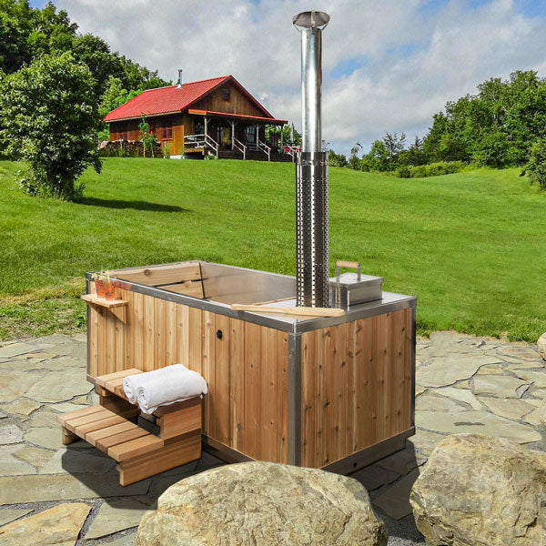 SAUNA EVOLUTION® Outdoor Red Cedar Wooden Hot Tub